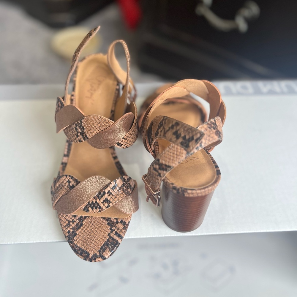 Stylish Brown Snakeskin Women's Sandals
